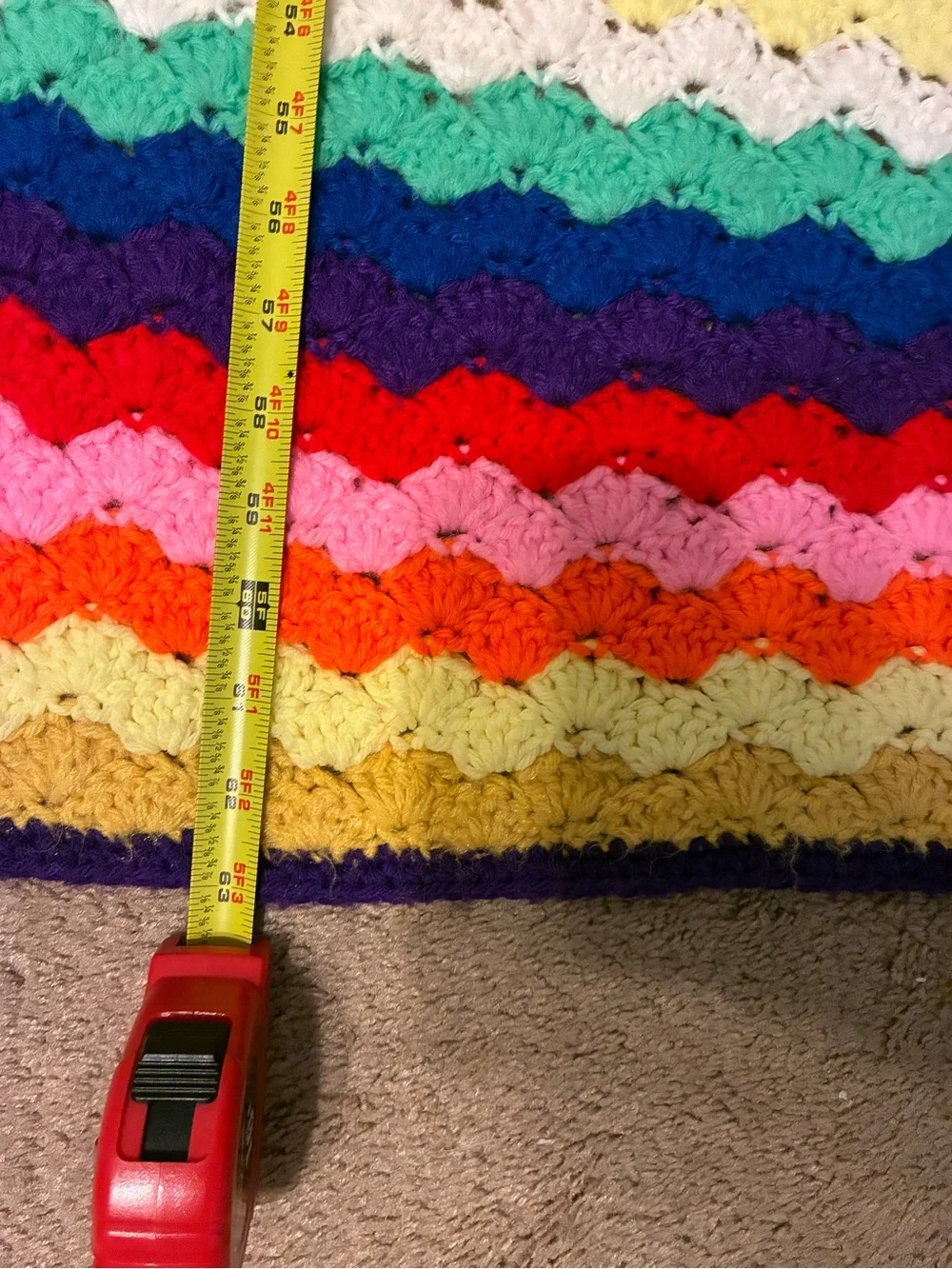 Vintage crochet Blanket ripple or shell stitch pattern (pink/red/blue/yellow)